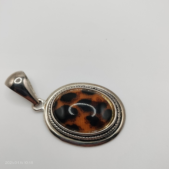 Silver Tone Oval Silver and Brown Leopard Pendant - Picture 9 of 10